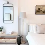 شقة Vivo & Pool Access - Free Parking كونستانتا