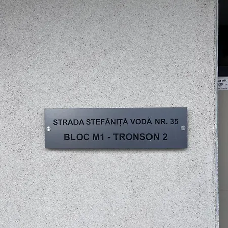 Apartman Vivo & Pool Access - Free Parking