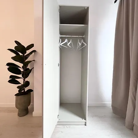Apartament Vivo & Pool Access - Free Parking