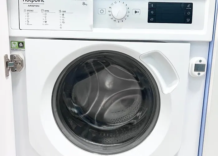 Vivo & Pool Access - Free Parking شقة *