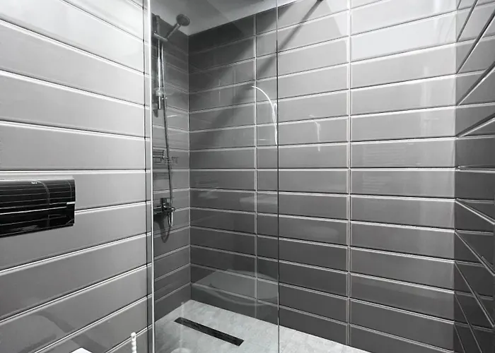 شقة Vivo & Pool Access - Free Parking كونستانتا